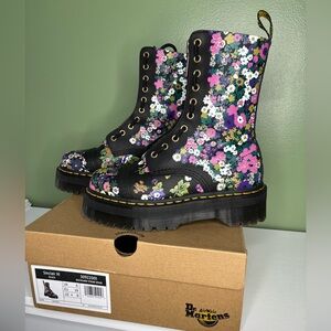 Doc Marten Sinclair Hi Black Backhand Straw Grain Floral Boot